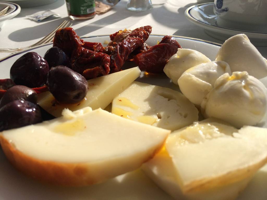 Italienischer Käseteller - Kulinarische Reisen - Die traditionelle Küche