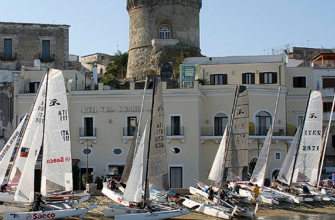 Hotel Villa Carolina - Segelschule